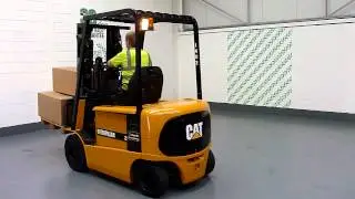 1402 Caterpillar EP25KPAC Electric 2500KG Used Counterbalance Forklift Truck