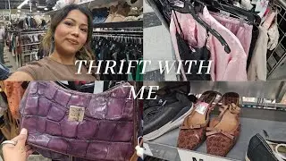 thrift with me ✨️ found lots of purses and vintage slips✨️