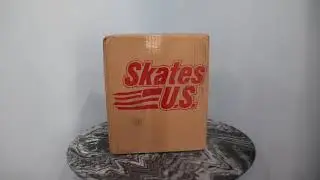 Unboxing Edea Wave figure skate boots to use with Pic skates off ice