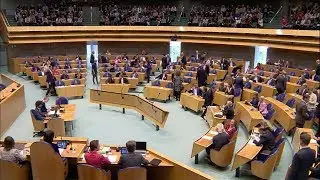 D&eacute; allerkortste stemming ooit in de geschiedenis van de Tweede Kamer