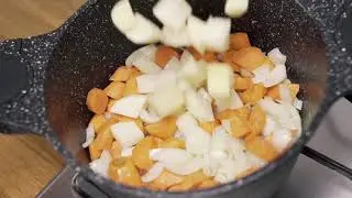 BOLLIRE Cooking  - Soup.  Casserole and Knifes