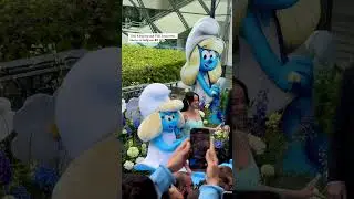 We&rsquo;re seeing double 👀 @badgalriri and Smurfette had the best time celebrating the #SmurfsMovie.