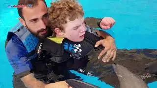 Luke`s erste Delfin unterst&uuml;tzte Therapie bei my dolphins