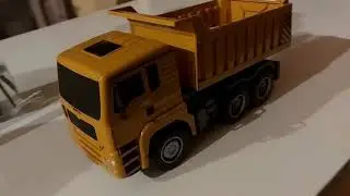 Frokostlevering med Huina Dump Truck 1332 fra Hobbex