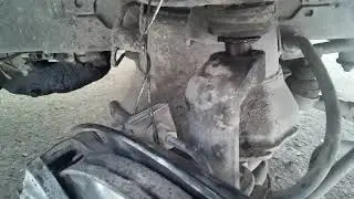 (945) L300: CHECK UPPER BALLJOINT