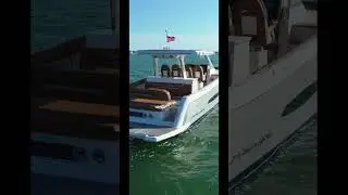 World largest wake boat Regal 36 Surf