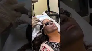 Legendary actress Fazila Qazi visits Dr. Amna&rsquo;s Clinic for her pigmentation treatment!