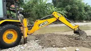 A Village Is Being Dug To Prevent Flooding ‪Part II @droneplanet2040
