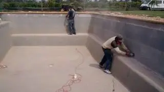 Piscina revestida con fibra de vidrio