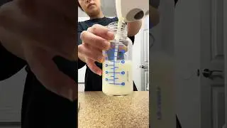 Post latch pumping session 7am with whole new pump parts 🍼 #breastfeeding #pumpandpour #fridgehacks