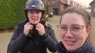 Stephanie en Danielle Kok beleven avonturen met hun paarden op Manege de Arckelhoeve te Poeldijk