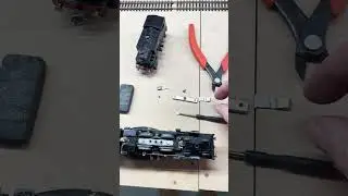 Video 078 - Maintaining the Trix locos and track #pecotv #trix #modelrailway #hornbyrailways