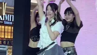 QUADLIPS - &lsquo;Love Letter&rsquo; Performance at Quadlips 1st Mall Show