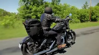 Kuryakyn Momentum Vagabond Bag Video