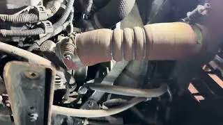 Como cambiar un generador o atenador de un Hino 268 motor diesel Hino 7.6L año 2019#truck#mecánic