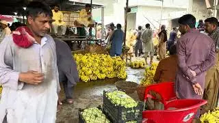 29 August 2025 Narowal fruit market 🍌🍑