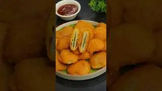 Stuffed Aloo Bajji😋ఒకటికి పది తినేస్తాం👌Monsoon special snacks #potatobajji #shorts