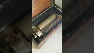 1900's swiss music box playing