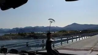 7 Minuten Mitfahrt auf der Atlantikstra&szlig;e von Kristiansund nach Molde (Norwegen, 22.August 2021)