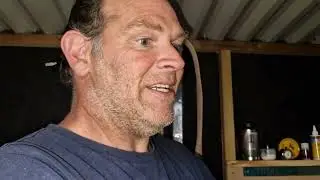 Applying a dark brown dye to veg tan leather belt. @handyandyleathercraft
