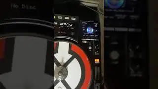 SC 3900 Denon iluminando painel