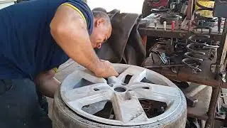 COMO DESCOLAR UM PNEU PERFIL BAIXO QUANDO NÃO DA PRA POR NA MÁQUINA | BORRACHARIA RODÃO