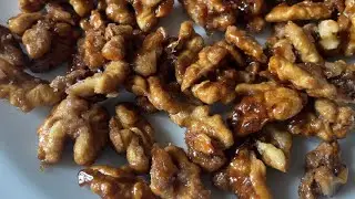 Caramelized nuts in 5 minutes – the perfect snack and treat to accompany coffee, tea, or cocoa.