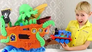 Игрушка паравозик Томас и Друзья, Пиратский корабль. Веселые истории игрушек