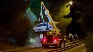 Car Stuck on Adelaide’s O-Bahn Busway – A Truly Unusual Sight!