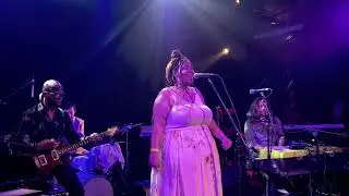 Knocks Me Off My Feet (Stevie Wonder) Family Company feat. Astyn Turr
