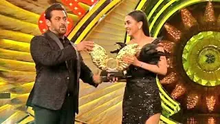 Bigg Boss 15 Finale : Tejasswi Prakash Win Bigg Boss 15 Trophy | Tejasswi ने जिता Bigg Boss 15