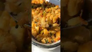 Stop making stuffing any other way 🛑 Easiest APPLE BACON Stuffing EVER 😍 #stuffing #thanksgiving