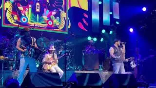 Carlos Santana & Grupo Frontera | Live Performance of “Me Retiro” on 05/22/25.