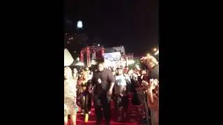 Lil' Kim Walks The 2013 VMAs Red Carpet