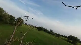 Natur pur: DJI Avata2 Drohnenflug &uuml;ber die Elbwiesen an der Elbe