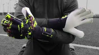 INSANITY SHIELD 05 GREEN FS GOALKEEPER GLOVE REVIEW