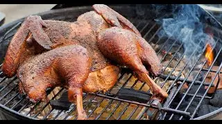 Копченая индейка в котле Weber (метод &laquo;Змея&raquo;)