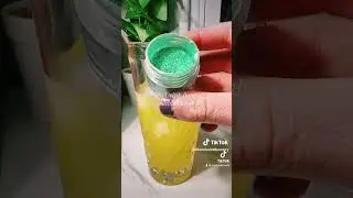 Floral Glitter Bomb Drinks #cocktailrecipes #cocktail #drink #mocktailrecipes #bartender