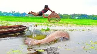 Primitive Old Technic 🖤 Village Boy Jumping Fishing Moment ☺️ Boat Fishing Video 2023