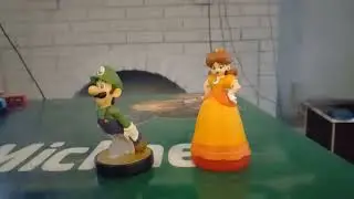 Luigi (Super Smash Bros) & Daisy (Super Mario) Amiibo