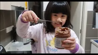 Nutella Bread Toast by Melinder