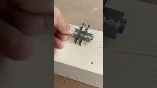 Safe wire stripping tip using a razor blade. #diy