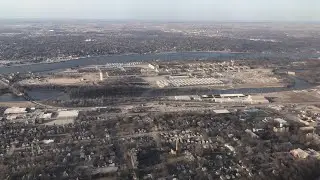 AMAZING View of Rock Island Arsenal - UA CRJ-700 Landing into MLI