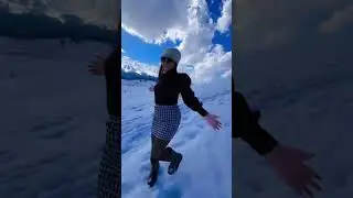 #snow #dance #snowfall #kashmir #youtubeshorts #shortvideo #gulmarg #kashmir