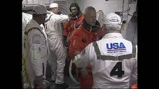 STS-128 Crew Engress
