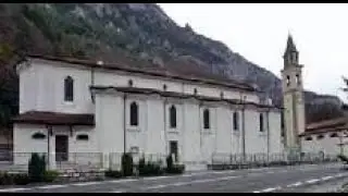 TEZZE VALSUGANA/TN ITALIA: gro&szlig;e Glocke der Pfarrkirche zum hl. Antoius von Padua