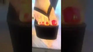 Foot model/Black platform thong wedges