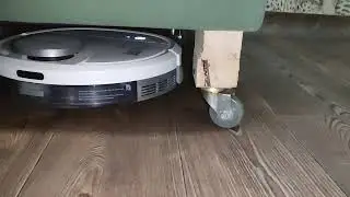 робот пылесос ECOVACS 900. Тщательная уборка. У пыли и разного рода мусора на полу ни единого шанса