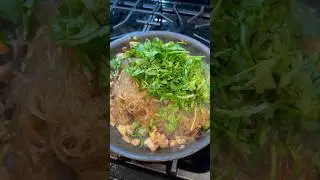 Stir fry bean thread noodles #food #asmr #cooking #hmong #noodles