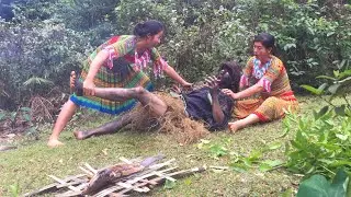 Primitive Life - Two Primitive Girl Catch Fish And Cooking Fish Meet Forest People